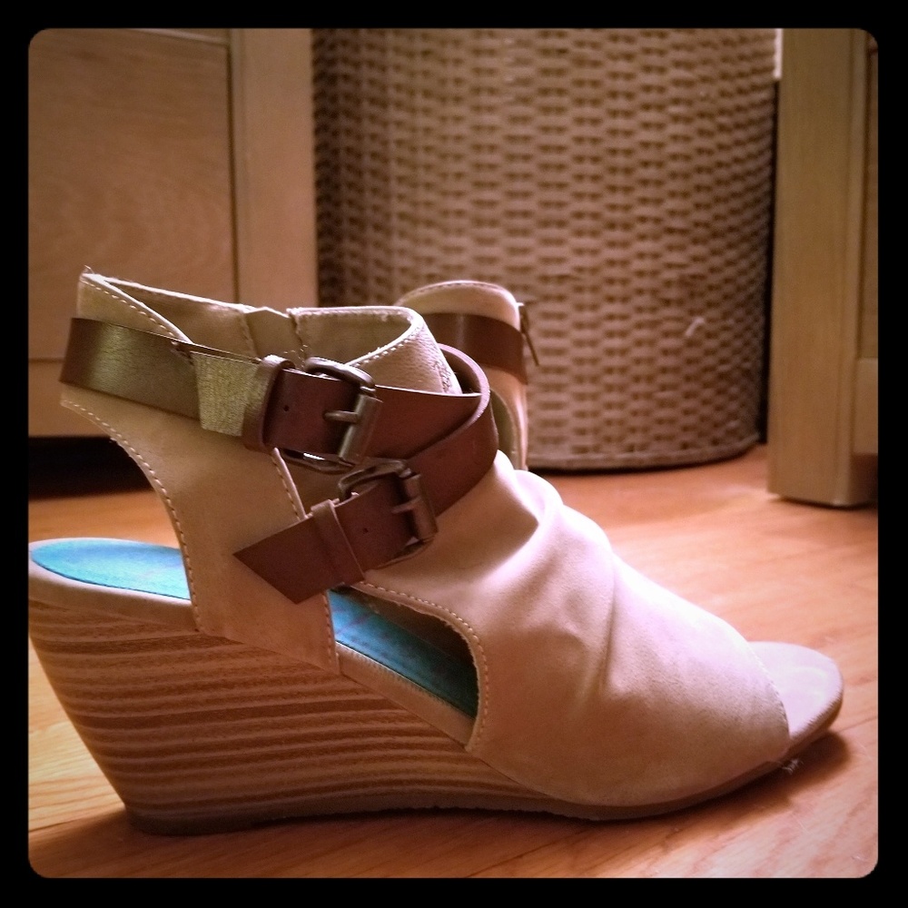 Peeptoe wedge booties